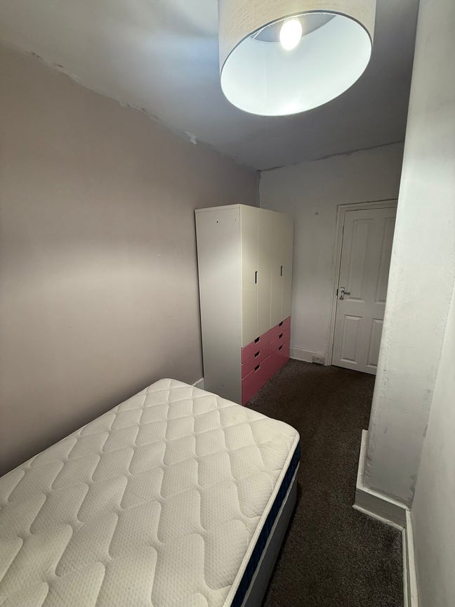 Watford double room to let £600/months Main Photo