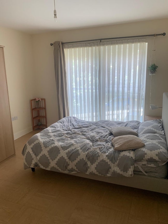 Subletting large double size room for a month Main Photo