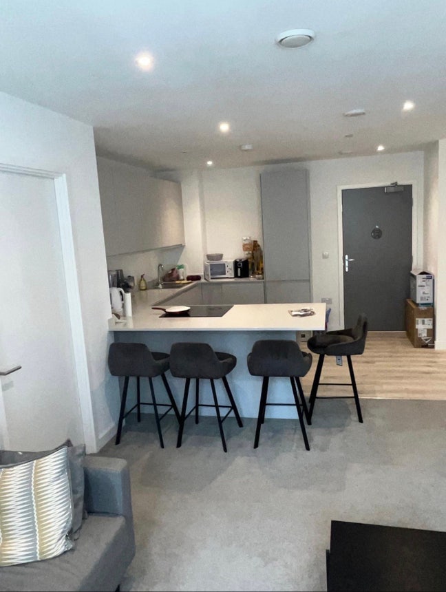 1 bedroom En-suite in a modern 2 bedroom flat  Main Photo