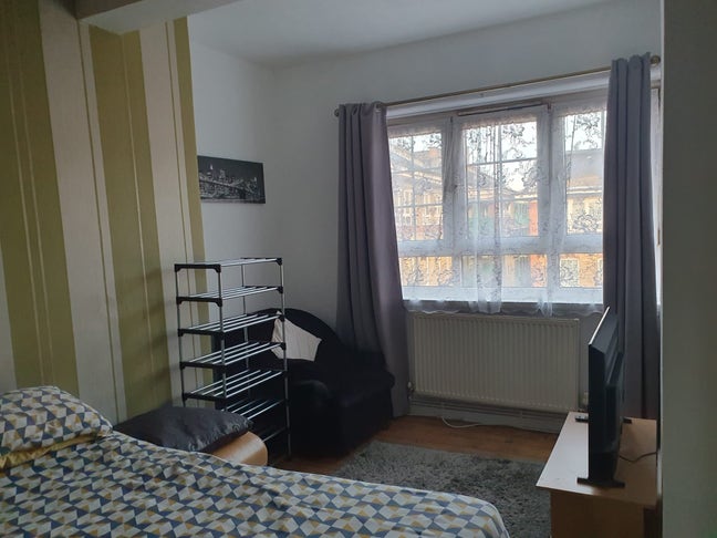 Spacious Double Room Available - Rotherhithe Main Photo