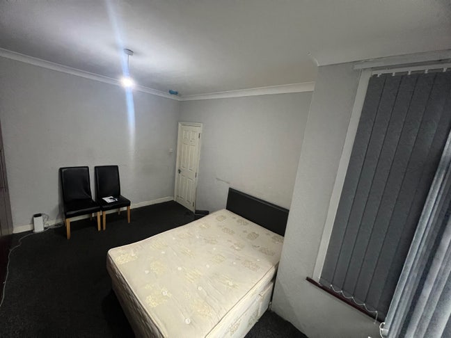 Double room for a couple or sharing friends  Main Photo