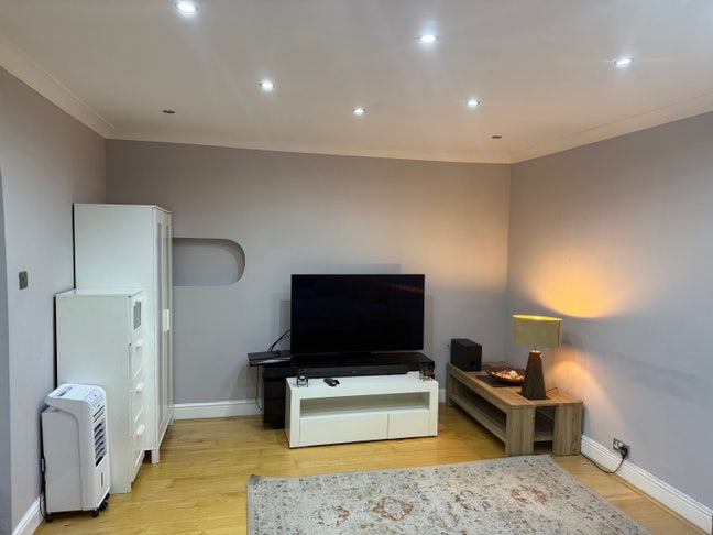 🌸 Master Twin Room for Rent – SL2 Area 🌸 Main Photo