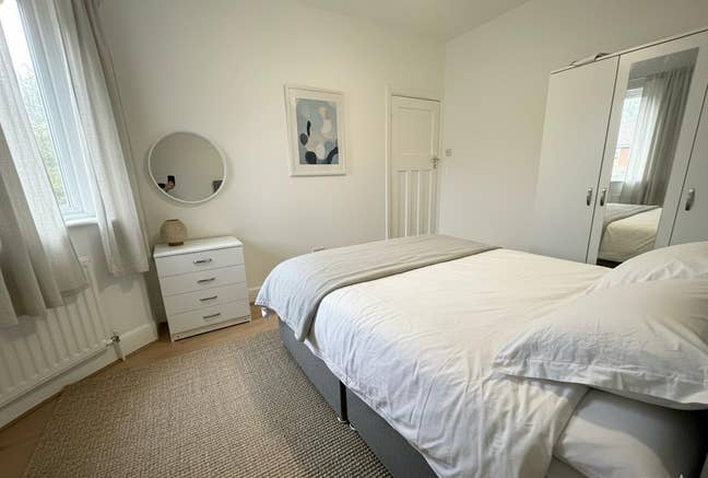 Double Room Available immediately Main Photo