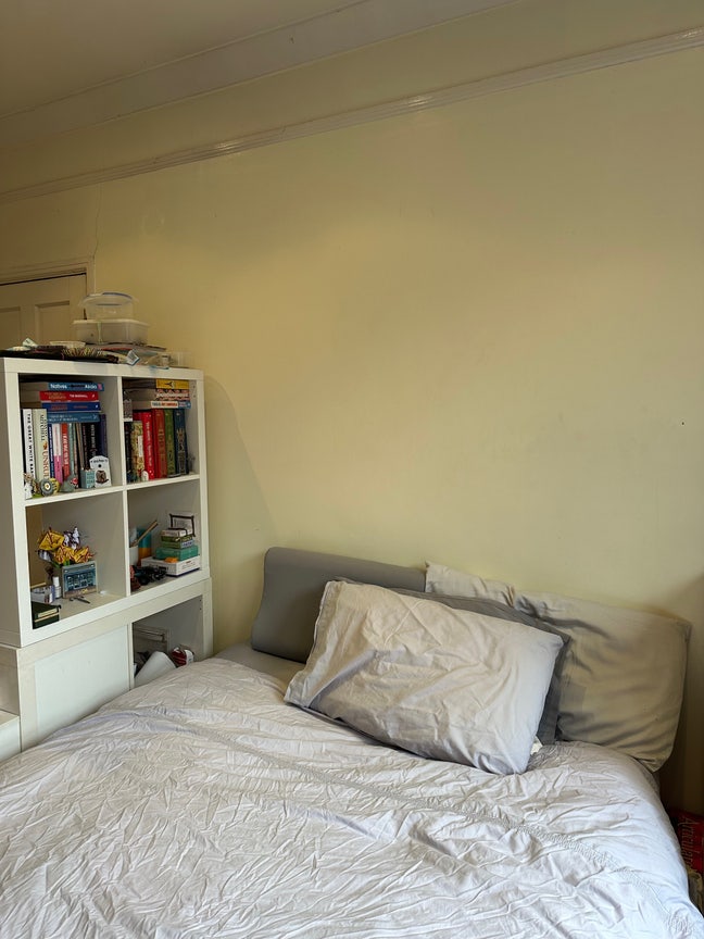 Sunny, fully furnished bedroom in Tooting!  Main Photo
