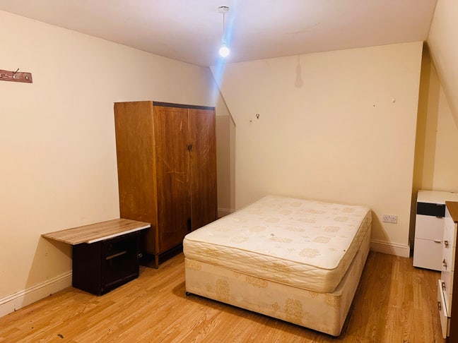 Spacious Lovely Double Room@N19 4DJ /Holloway Road Main Photo