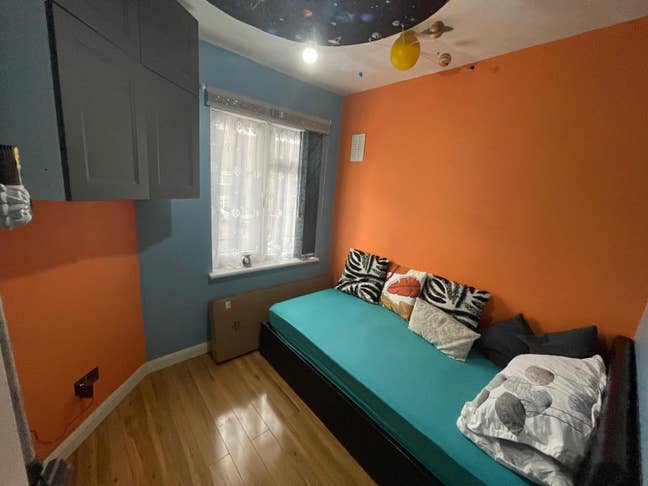 Single fully Furnished box room in hounslow.  Main Photo