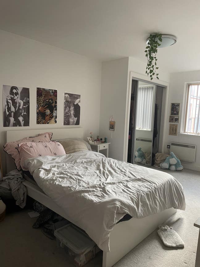 Double Room Available – Looking for a Female ✨ Main Photo