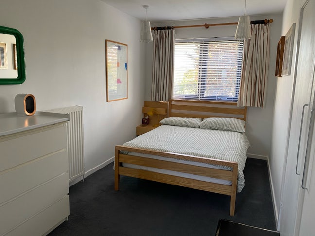 Bright studio room with ensuite bathroom Cambridge Main Photo