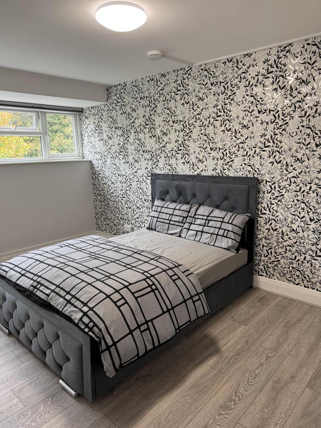 SO CLOSE SO NICE Main Photo