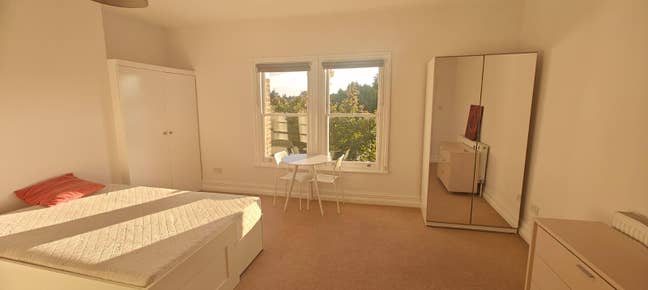 Sunlit Retreat – Prime Dulwich Village Setting Main Photo