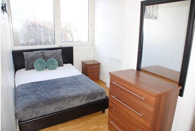 Small Double Room in Roehampton Zone 2 (61) Main Photo