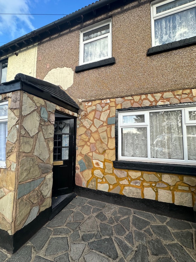 3 Bedroom House To Let - RM13 - DSS Welcome!  Main Photo