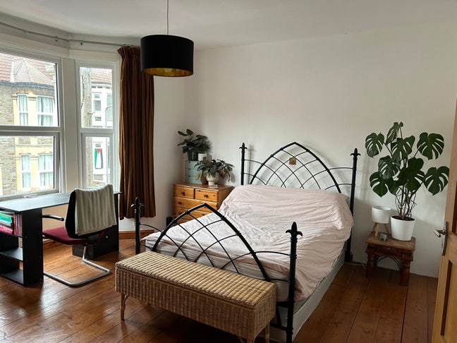 Spacious room in St George  Main Photo