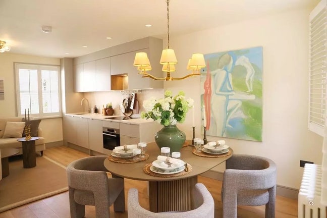 Double Room SW7 - Ensuite/Patio/Walk In Wardrobe Main Photo