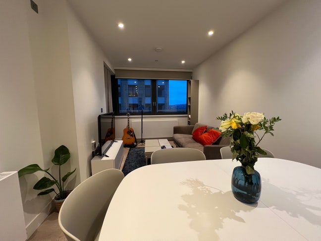 Modern 1 Bedroom Flat Available in Wembley Central Main Photo