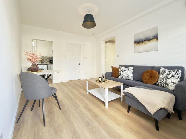 Newly Refurbished 1 Bedroom Flat in Stanmore HA7 Main Photo