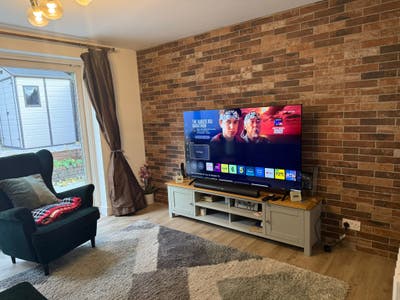 Spacious room– modern & central! Main Photo