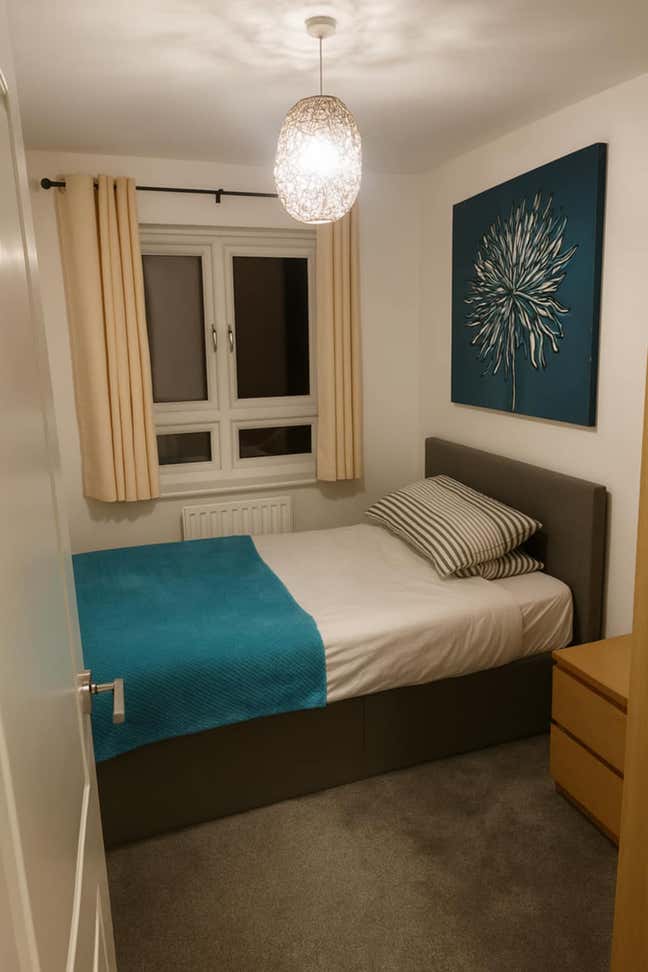 Modern clean comfortable home  Main Photo