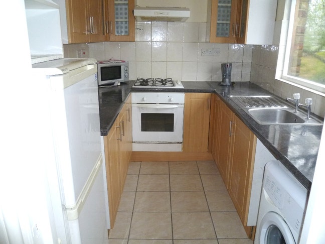 2 Bed Flat Available in Shepherds Bush Main Photo