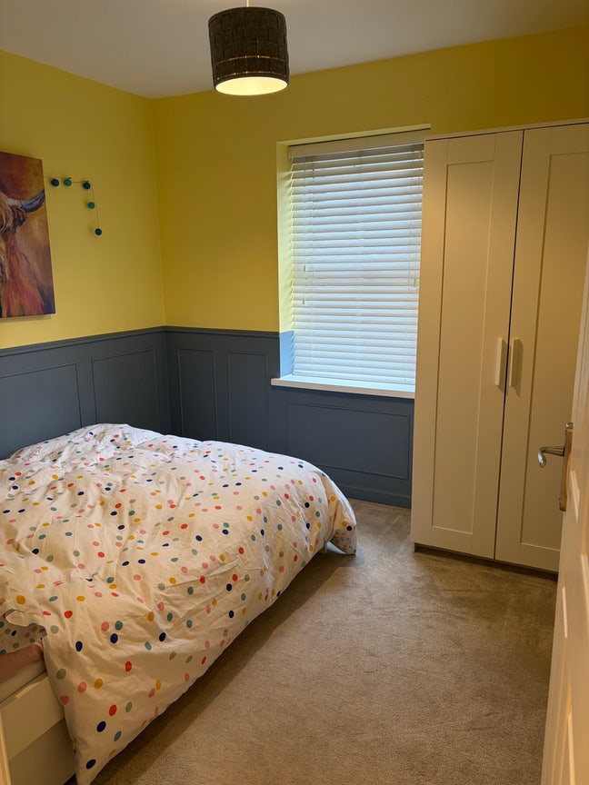 Bright Double Room Available- Bovingdon Main Photo