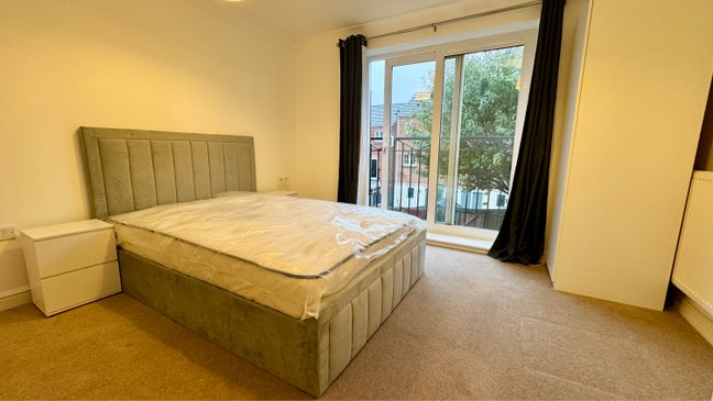 Double Room with Juliet Balcony – Sherwood Main Photo