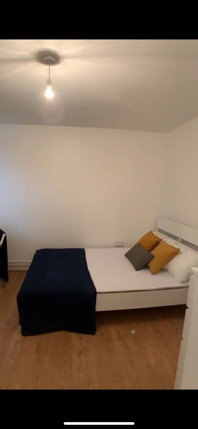 Double Room in London Fields available now Main Photo