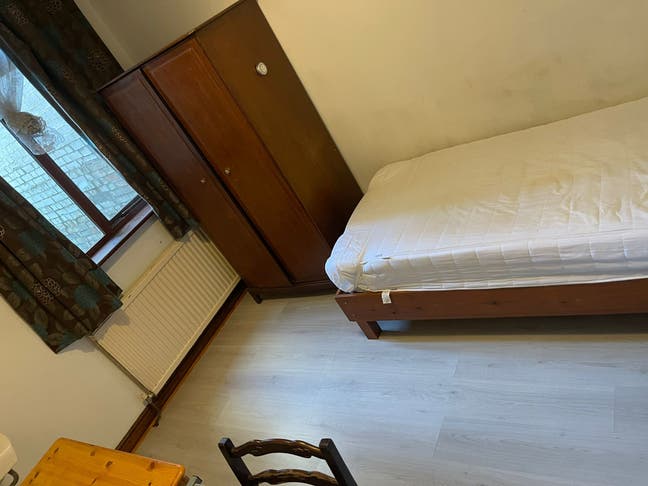 Fully Furnished Single Room Near Centre & Station Main Photo