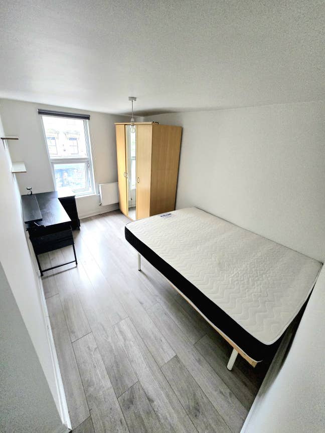 ** Shoreditch ** Large Double Room  Main Photo