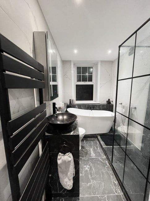 Bow Road room - great transport links!   Main Photo