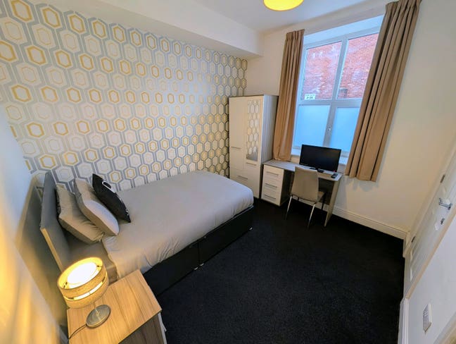 Hotel Style En-Suite Rooms - Town Centre Location Main Photo