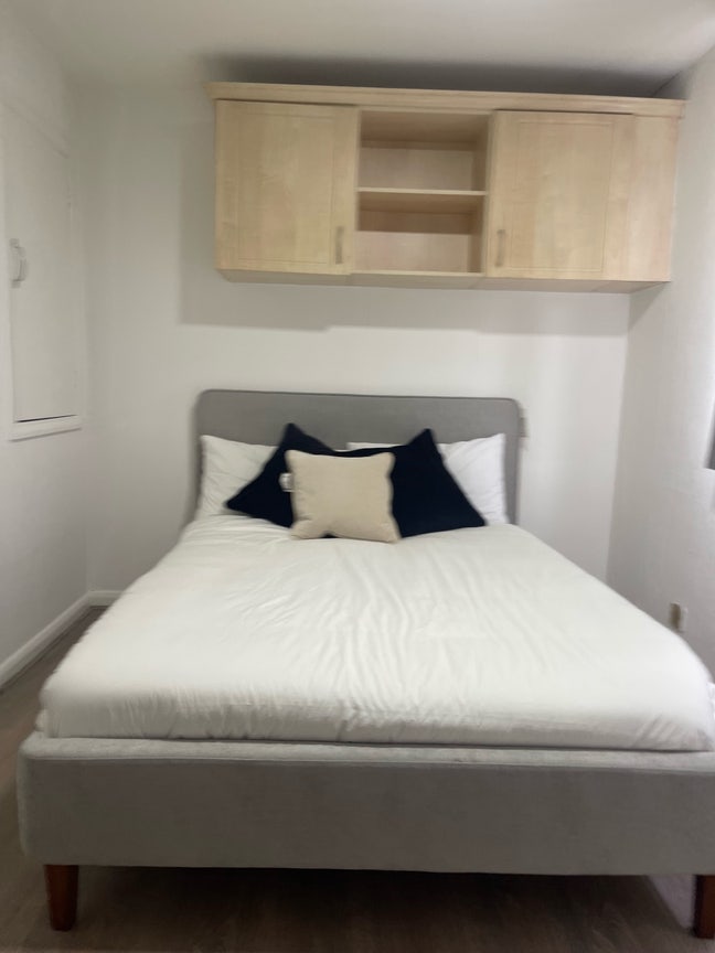 Spacious Double Room COUPLES Preferred Main Photo