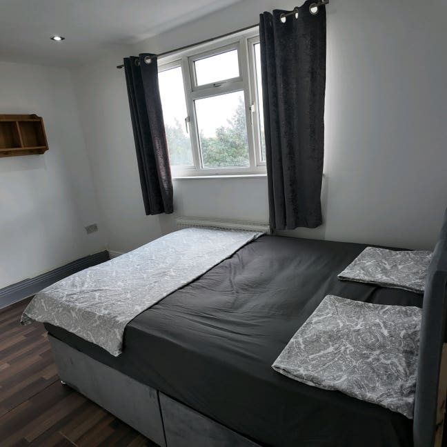 🌟 Luxury Refurbished Home – Modern Double Room  Main Photo