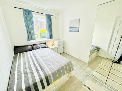 Double Room – Neasden (Zone 3) £800 single / £850  Main Photo