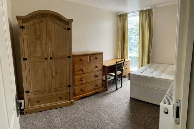 Modern Top-Floor Ensuite Room in Summertown (OX2) Main Photo