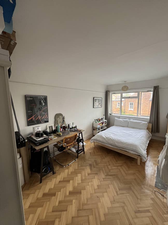 Bright sunny double room available in 3 bed Flat  Main Photo