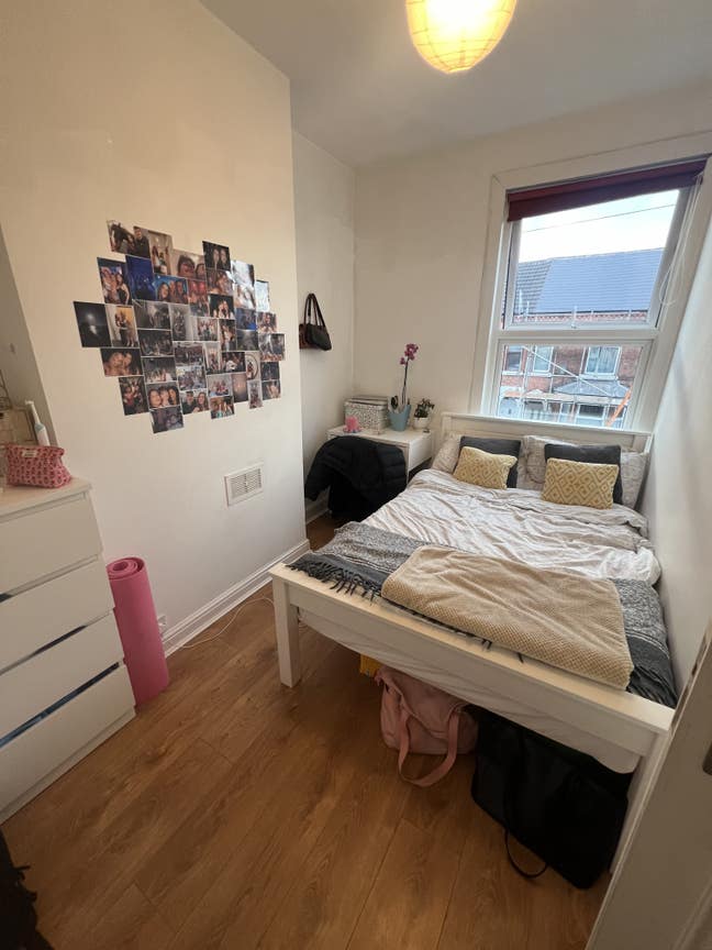 Looking for one person to join our student house Main Photo