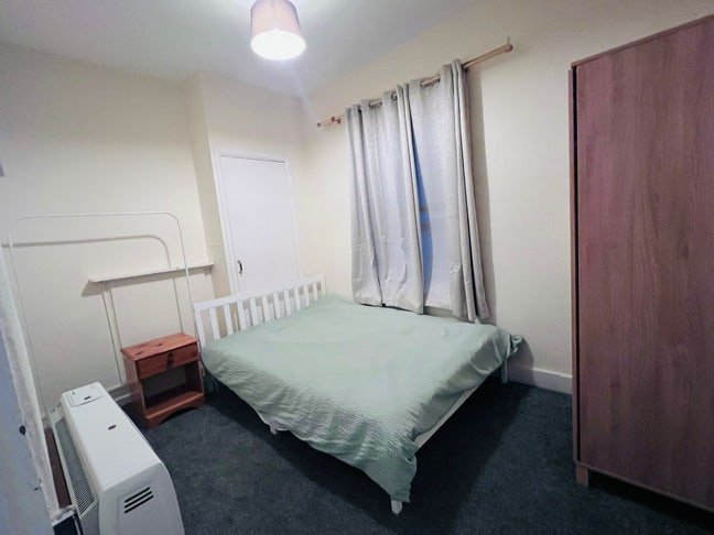 Room for rent  Main Photo