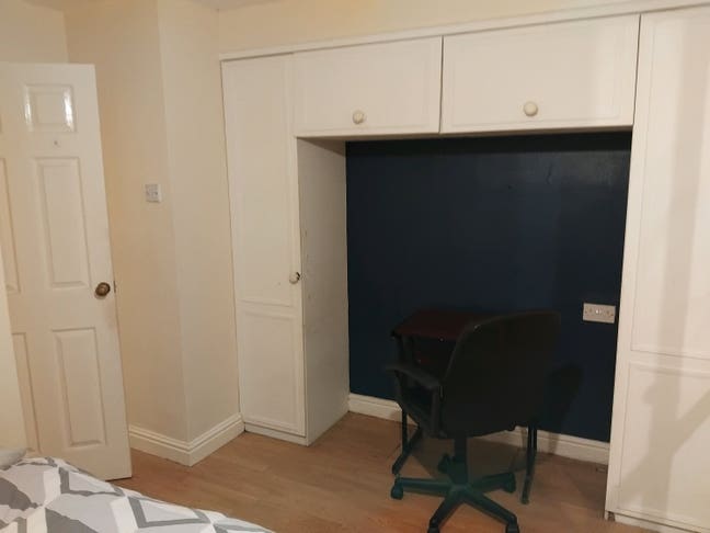 Room for Rent: Double Room Overlooking the River D Main Photo