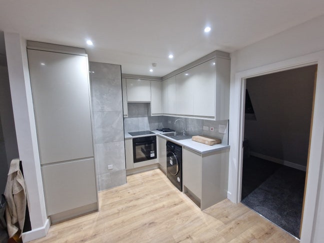 Newly refurbished 1 bedroom apartment in Harlesden Main Photo