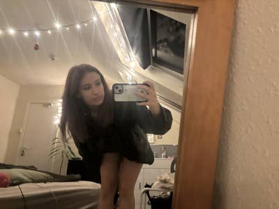 Professional looking for flatmates  Main Photo