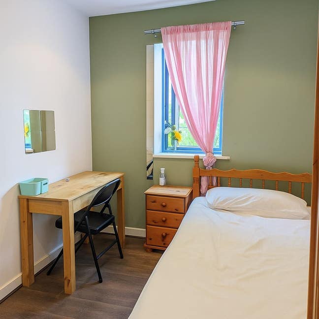 Furnished Single Room – All Bills Inc – Redditch B Main Photo