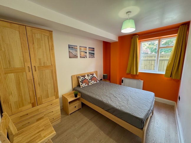 Modern Studio /Ensuite room| Bills Included | RH1 Main Photo