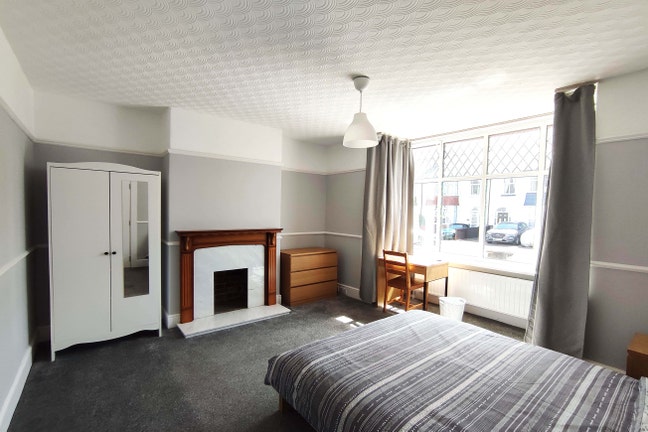 🌿 Spacious Bay-Window Double Room –Bills Included Main Photo