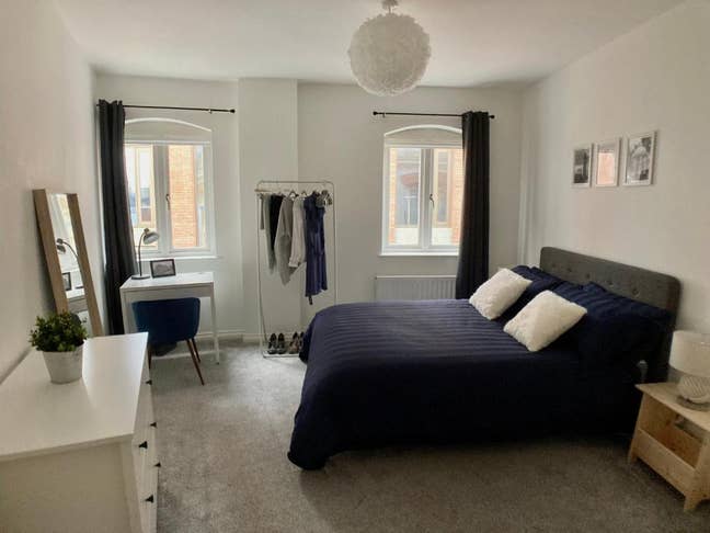 Double bedrooms available in a 2 bed apartment Main Photo