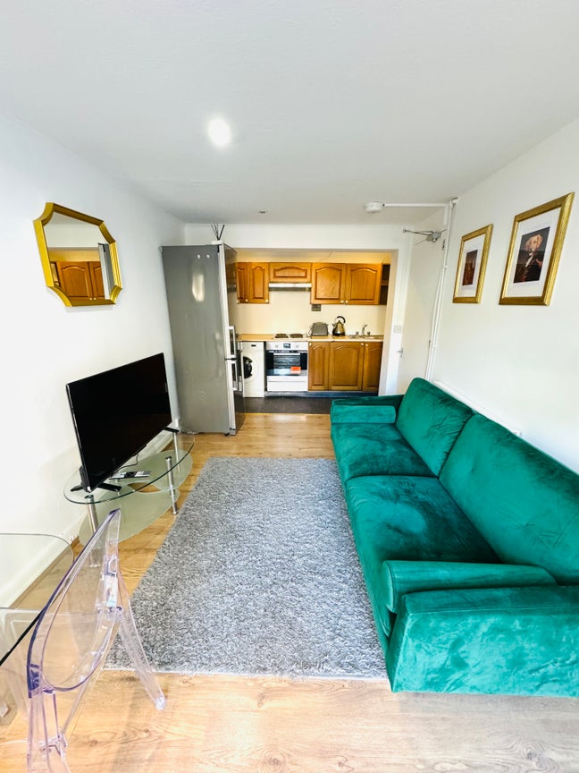 ⭐️Beautiful 2-Bedroom Garden Flat In N1 ‼️ Main Photo