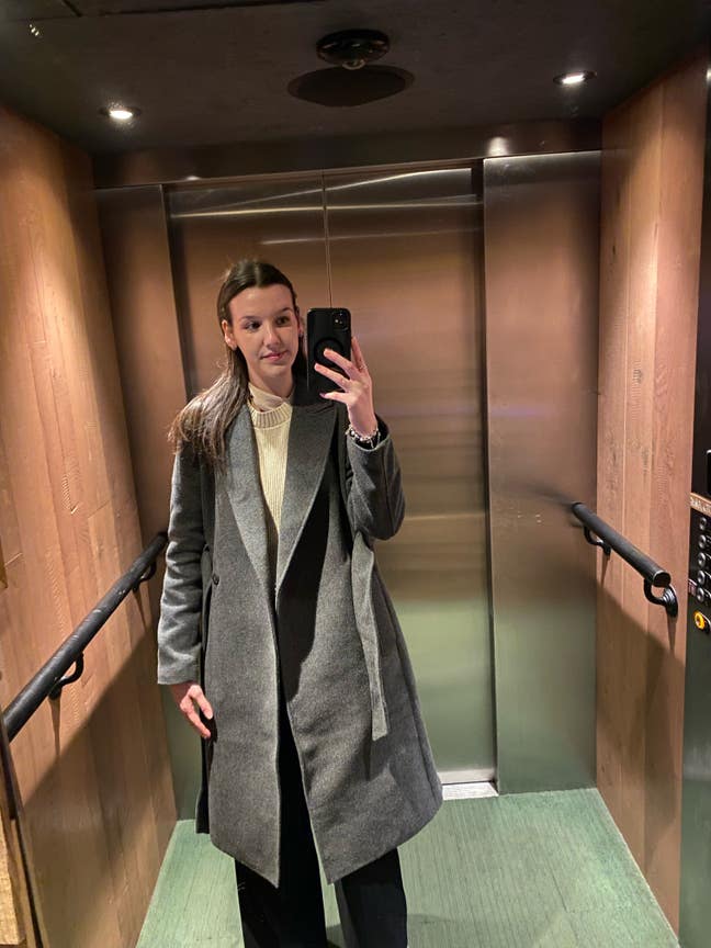 Professional Female seeks a double room Main Photo