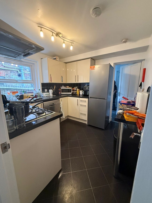 Room to Let / Good Landlord / Close to City Centre Main Photo