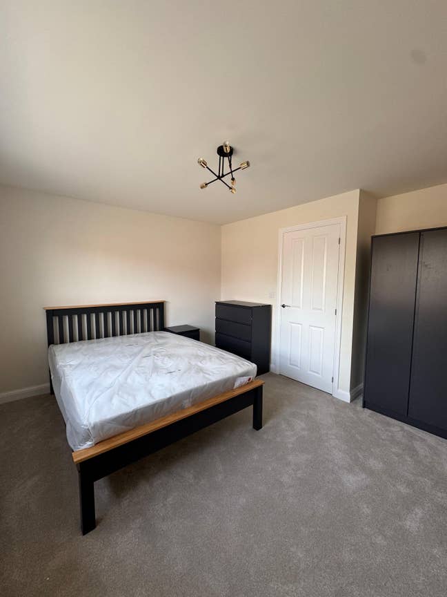 Large double room  Main Photo