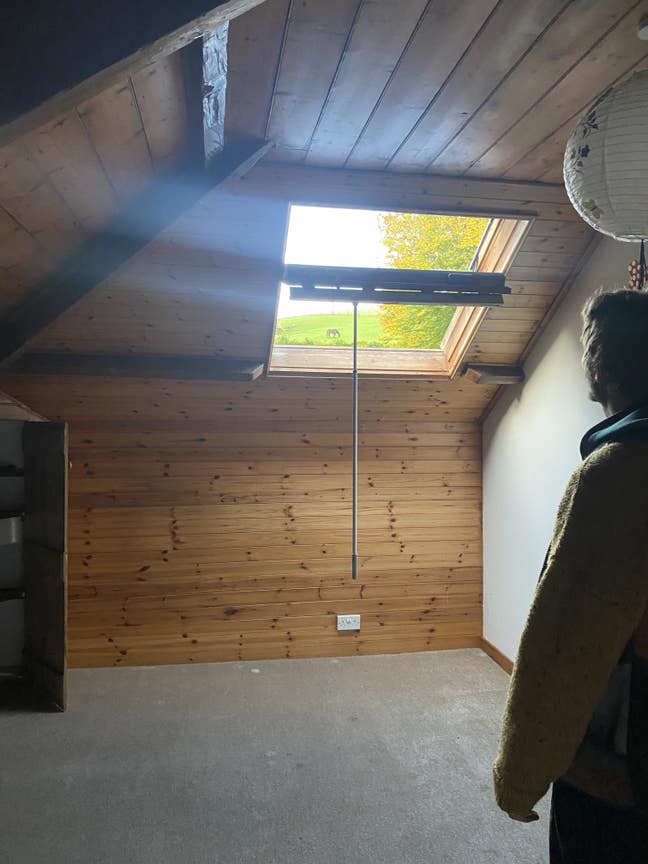 Room available in top floor flat Main Photo