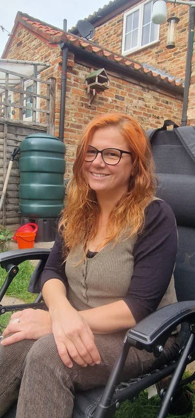 I am a professional female aged 45. I am look... Main Photo